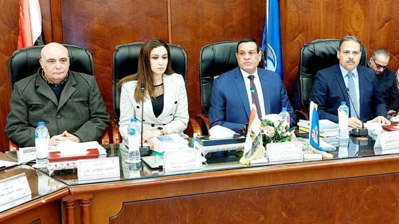 محافظ البحيرة: الإلتزام