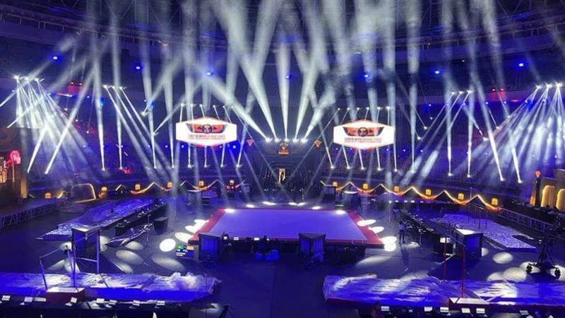 الصالة المغطاة باستاد