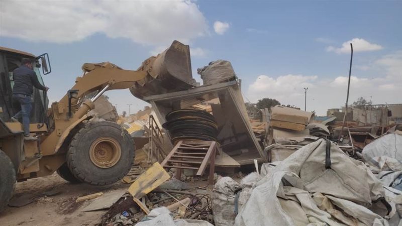 جانب من أعمال الإزالة