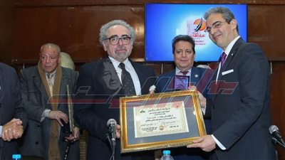 «اتحاد الكتاب» يكرم نقيب الإعلاميين لدوره في ضبط المشهد الإعلامي 