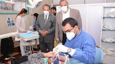 قافلة طبية تقدم خدماتها لـ2350 من أهالي رأس غارب بالبحر الأحمر