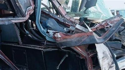 فتح الطريق الزراعي بعد اصطدام سيارة بـ