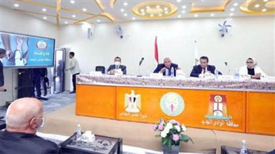 عبد الغفار يوجه بسرعة إنهاء أعمال تطوير مستشفى الخارجة التخصصي