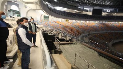 وزير الرياضة يتفقد استاد القاهرة استعداداً لمباراة مصر والسنغال