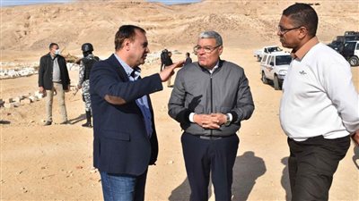 محافظ المنيا يشهد تسليم قطعة أرض لإقامة محطة معالجة صرف صحي بملوي