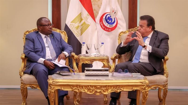 وزير الصحة وسفير