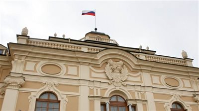 فرنسا تجمد أصولا للبنك المركزي الروسي بقيمة 22 مليار يورو