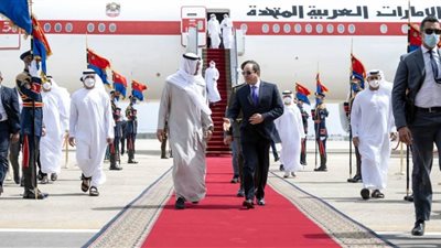 الرئيس السيسي يستقبل الشيخ محمد بن زايد في شرم الشيخ