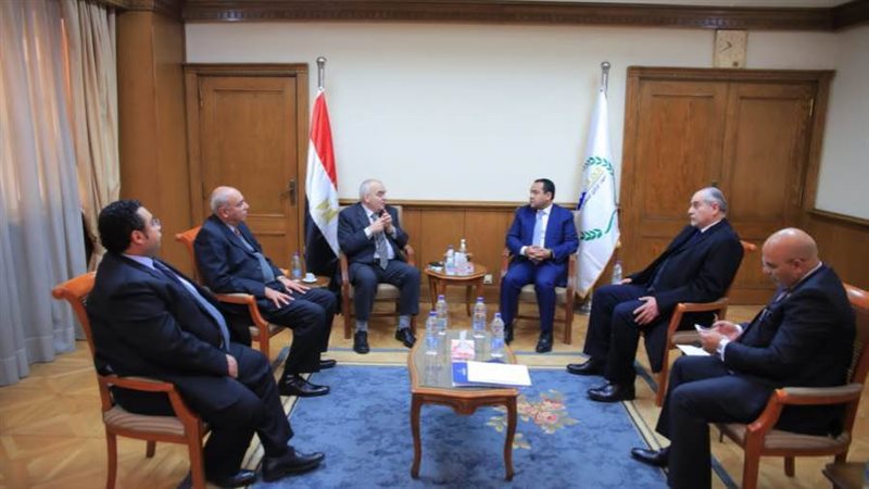 اثناء الافتاح