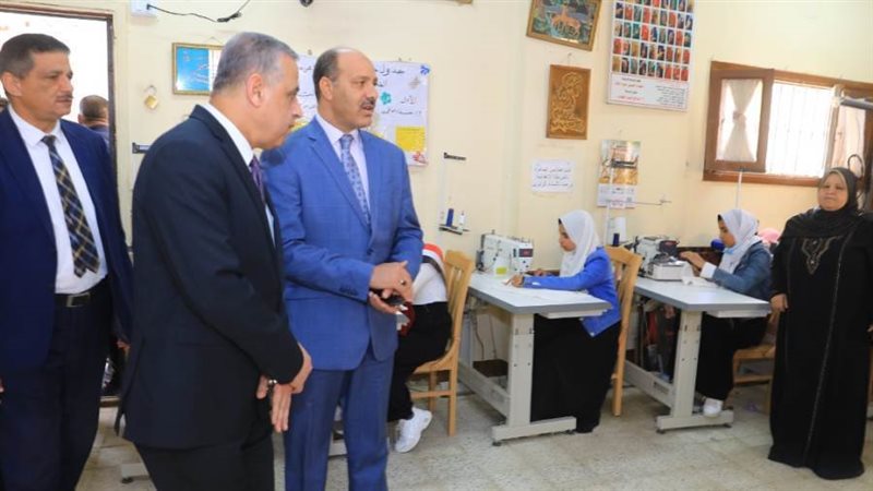 من جانب الافتتاح