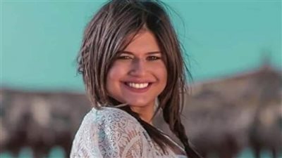 ديانا هشام تحذر جمهورها بعد استغلال اسمها على علامة تجارية مزيفة 