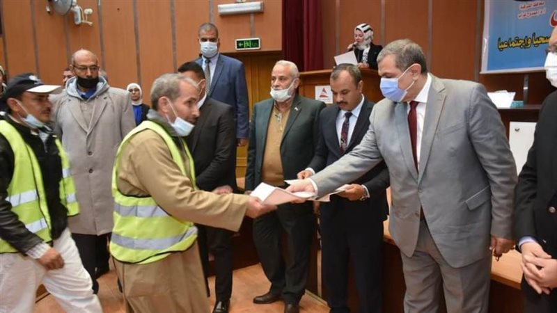 وزير القوي العاملة