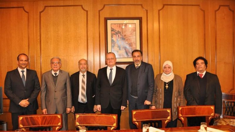 السفير الروسي يتوسط