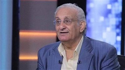 ابنة أحمد حلاوة تنفي وفاته.. وأشرف زكي يؤكد خطورة الحالة