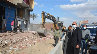 محافظ القليوبية يتابع أعمال إزالات المبانى المتعارضة مع توسعات الطريق الدائرى