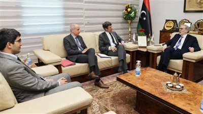 مباحثات ليبية فرنسية لزيادة إنتاج النفط