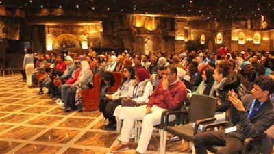 جامعة أسيوط تنظم برنامجًا سياحيًا لوفود طلابية تمثل 30 دولة عربية وإفريقية