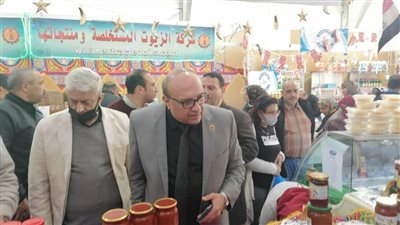 بعد أسبوع من افتتاحه.. إقبال المواطنين على معرض 