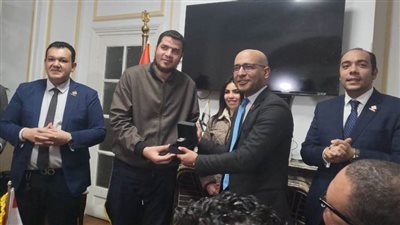 تنسيقية شباب الأحزاب تكرم النائب علاء مصطفى على جهوده خلال الفترة الماضية