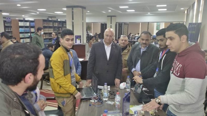 رئيس جامعة بنها يتابع