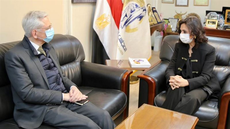 مايا مرسي والسفير