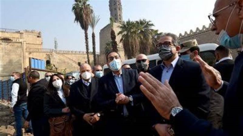 رئيس الوزراء يتفقد