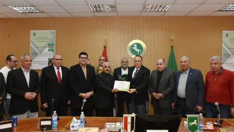 محافظ الشرقية يكرم