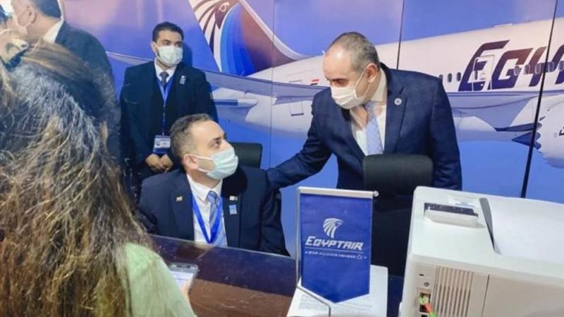 وزير الطيران يتفقد