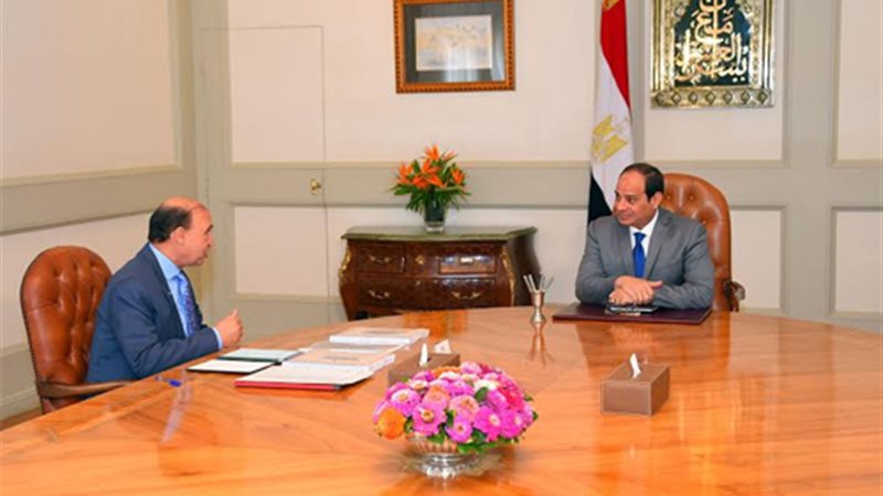 الرئيس السيسي يجتمع