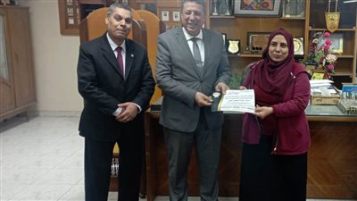 تعليم البحيرة تكرم عددًا من العاملات والنماذج النسائية كأمهات مثاليات لعام ٢٠٢٢