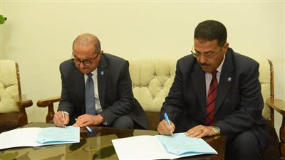 رئيس جامعة أسيوط يعلن عن توقيعه بروتوكول تعاون مع  مؤسسة دار المعارف