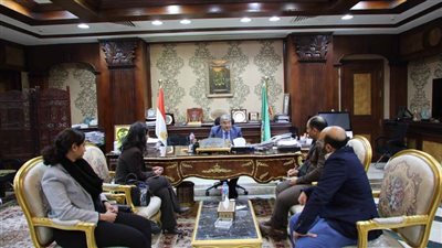 محافظ المنيا يستقبل وفدًا مكونًا من التكتلات الاقتصادية ببرنامج التنمية المحلية بصعيد مصر