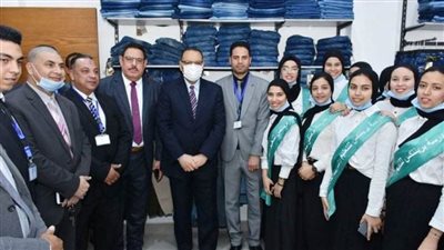 محافظ الشرقية يفتتح معرض منتجات مدارس التعليم المزدوج الرابع بالعاشر من رمضان 