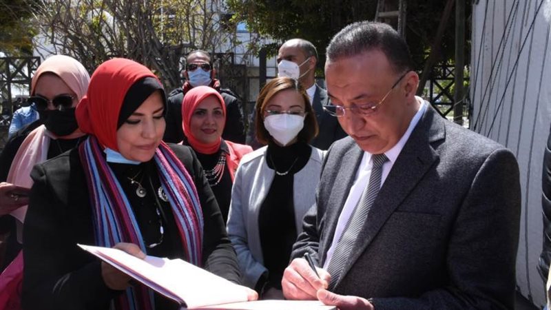 محافظ الإسكندرية