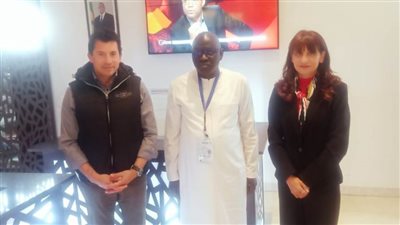 90 دقيقة على حلم المونديال.. وزير الرياضة يصل 