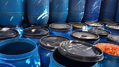 ضبط ١٥ طن مخللات غير صالحة للاستهلاك الآدمي في حملة بالبحيرة