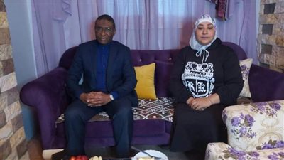 سفير غينيا يكرّم وكيلة بانجورا لاعب بيلا بعد وفاته لهذا السبب