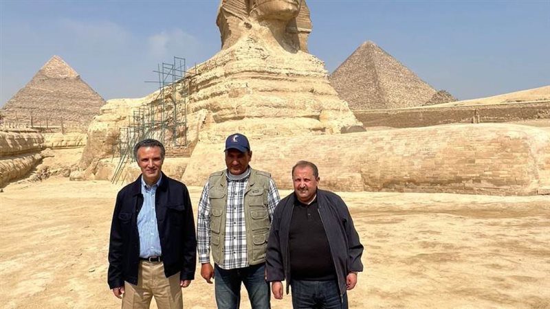 خلال الزيارة