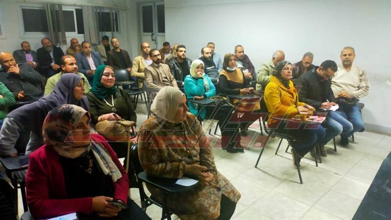 خلال الاجتماع