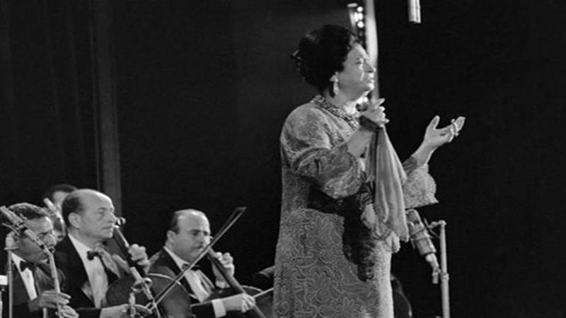 أم كلثوم تشدو بأحد