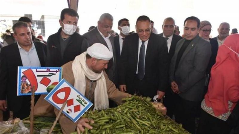 محافظ الشرقية خلال