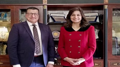 وزيرة الهجرة تستقبل خبيرًا مصريًا بكندا لبحث التعاون في التحول الرقمي في القطاع الصحي 