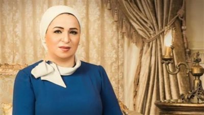 قرينة رئيس الجمهورية تطلع على أنشطة الهلال الأحمر