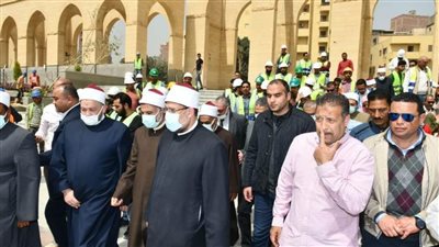 وزير الأوقاف يتفقد الأعمال بجامع عمرو بن العاص ويطمئن على إقامة الشعائر