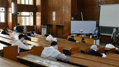 انتهاء اختبارات تحديد المستوى لطلاب كلية الصيدلة العائدين من أوكرانيا بجامعة القاهرة