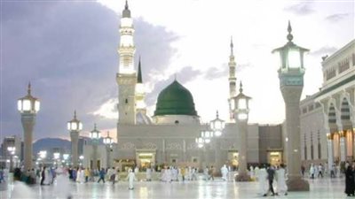 جموع المصلين يؤدون آخر صلاة جمعة من شعبان في المسجد النبوي