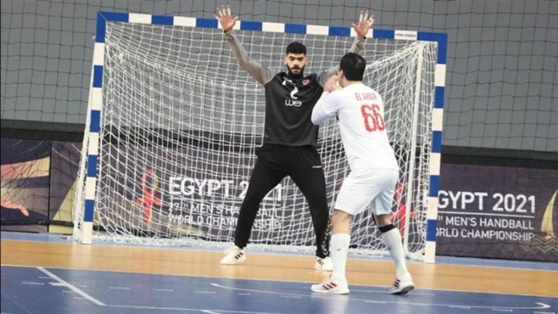 يد الزمالك والأهلي