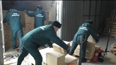 الطوارئ الروسية: تسليم 665 طنا من المساعدات الإنسانية إلى أوكرانيا ودونباس