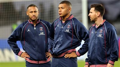 الدوري الفرنسي.. باريس سان جيرمان يدرس بيع نيمار ومحاولات التجديد لـ