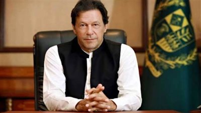  الرئيس الباكستاني يكلف عمران خان بالاستمرار رئيسًا للوزراء